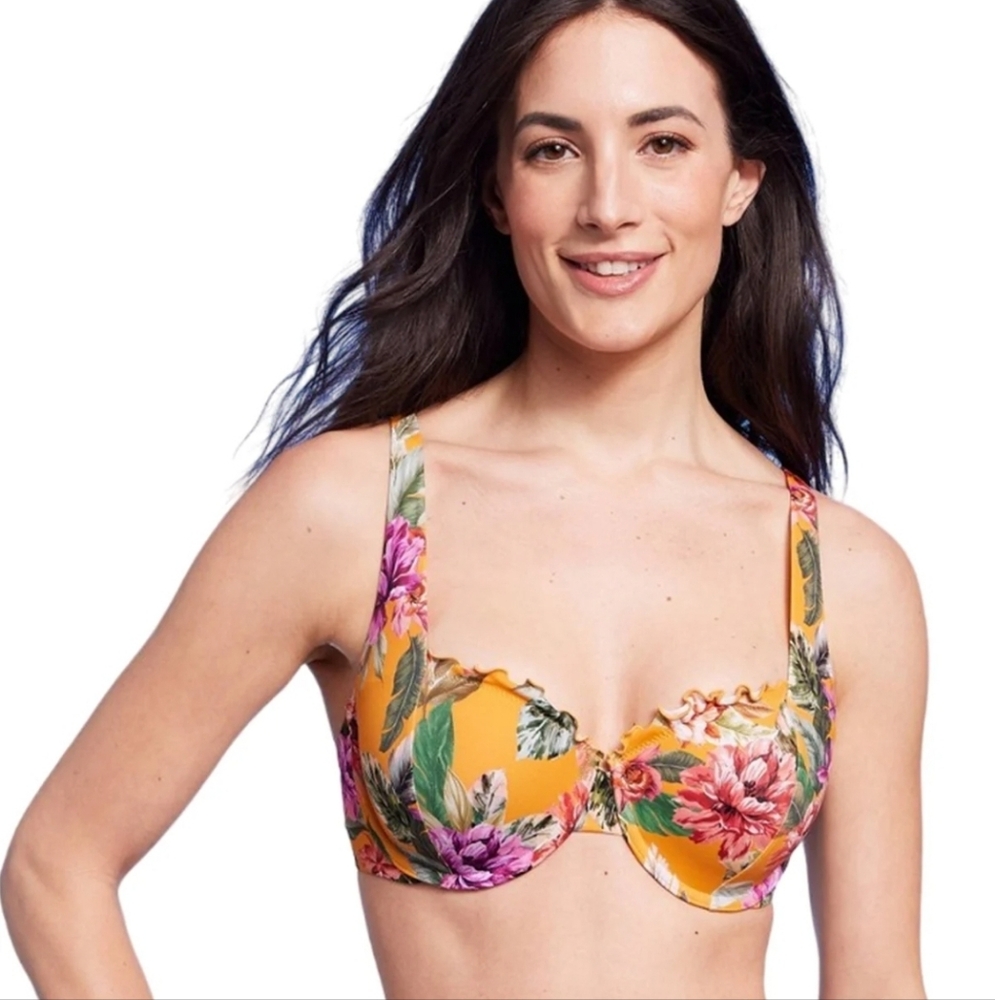 NWT Swimtop Shade & Shore 34D